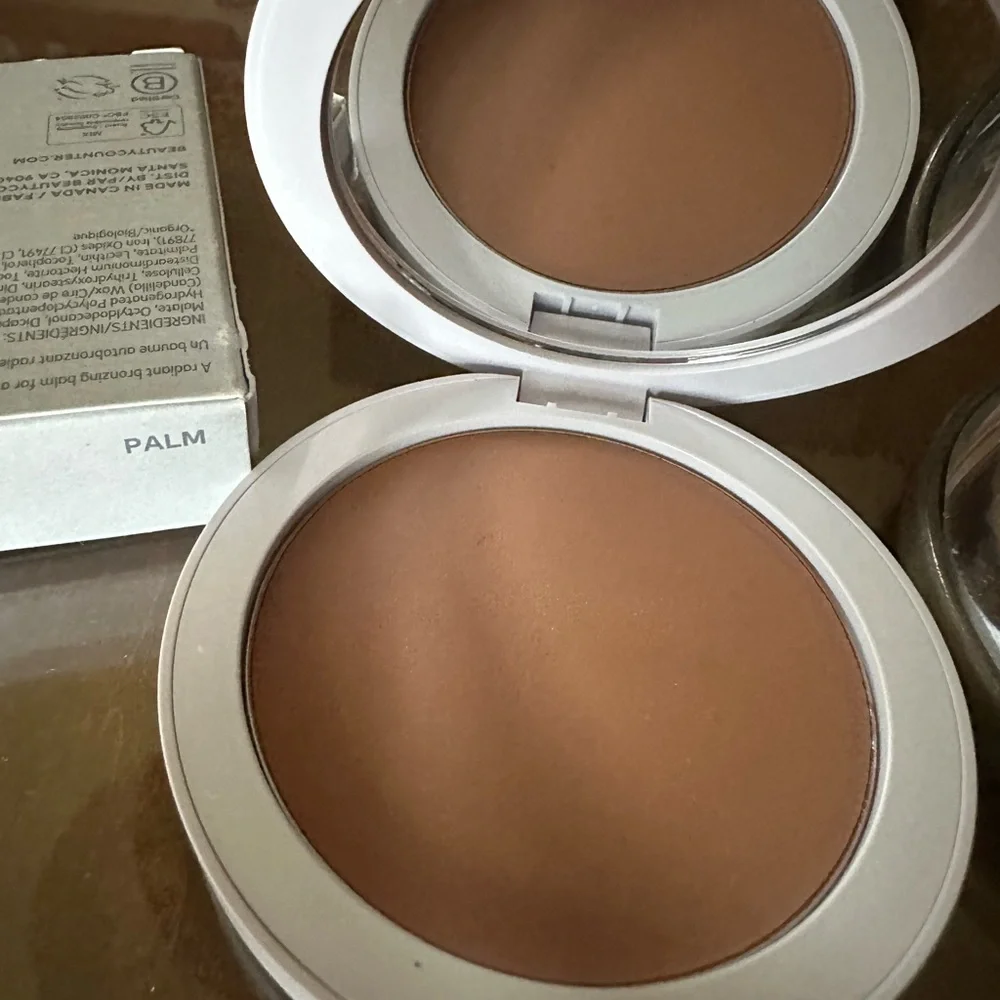 Compact - Picture 2 of 3